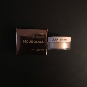 Hourglass Veil & Laura Mercier Loose Ultra-Blur Translucent Setting Powder